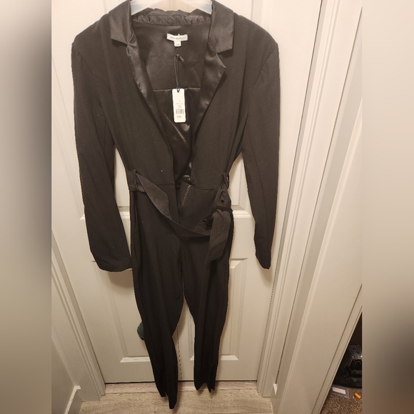 We wore what blazer jumpsuit size Large - Picture 4 of 5